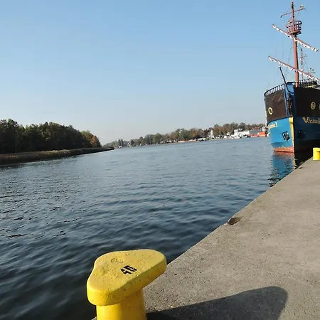 Houseboats In Dziwnow, Close To The Sea , Cleaning Included Πλωτό κατάλυμα