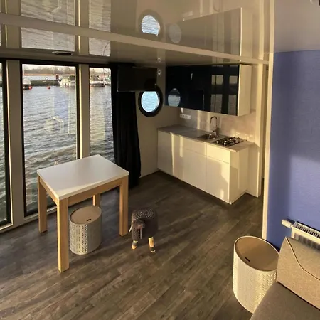Πλωτό κατάλυμα Houseboats In Dziwnow, Close To The Sea , Cleaning Included *